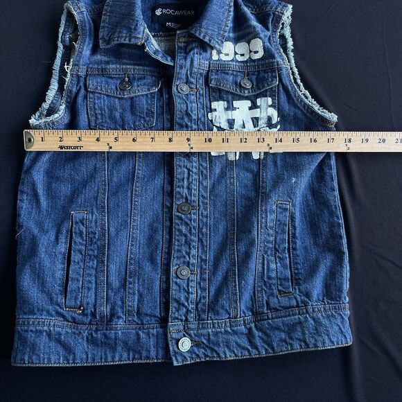 Rocawear Jean Vest Mens Medium Cotton Y2K Raw Hem Button Up Denim Logo - Picture 12 of 15